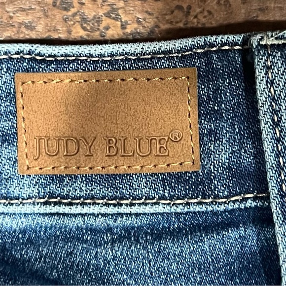 Women’s Judy Blue Jeans 14W Straight Leg Distressed Embroidered Pocket - Picture 10 of 10